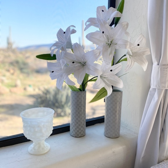 Organic Shape Vase - Picture 4 of 4